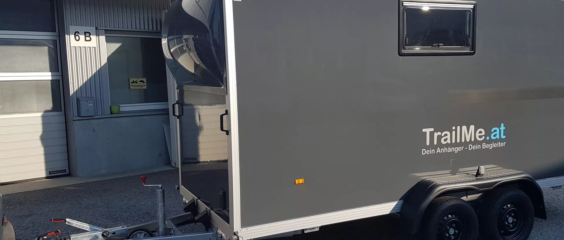 Anhänger mit Spoiler