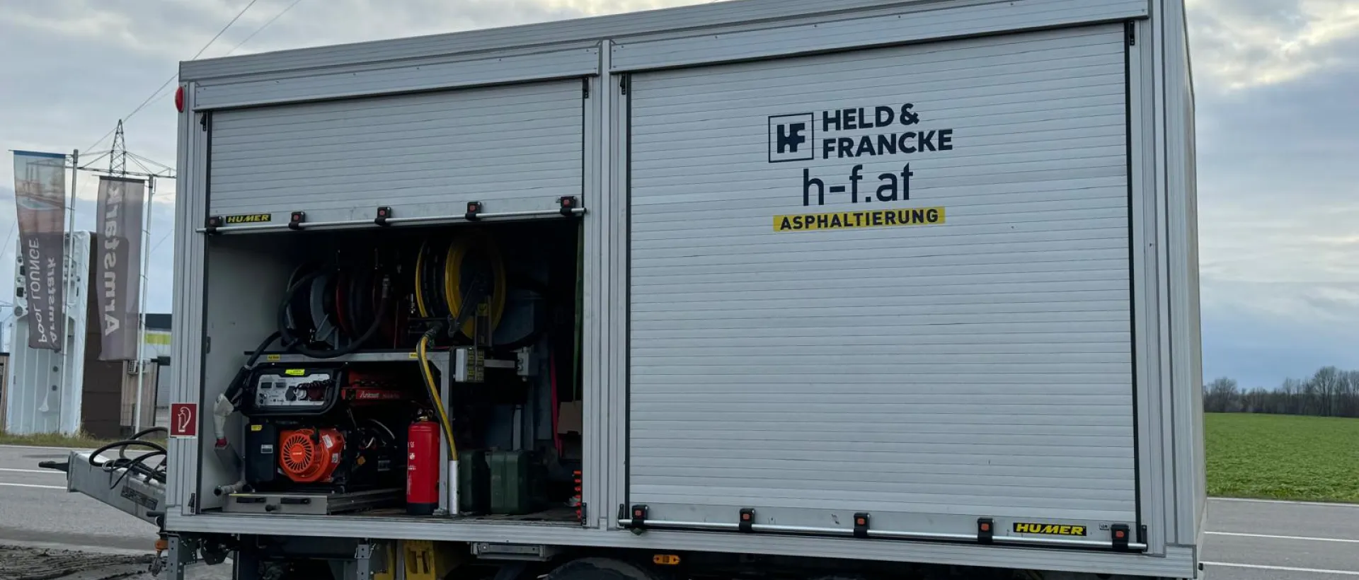 Humer Sonderbau Asphaltierung Seitenansicht