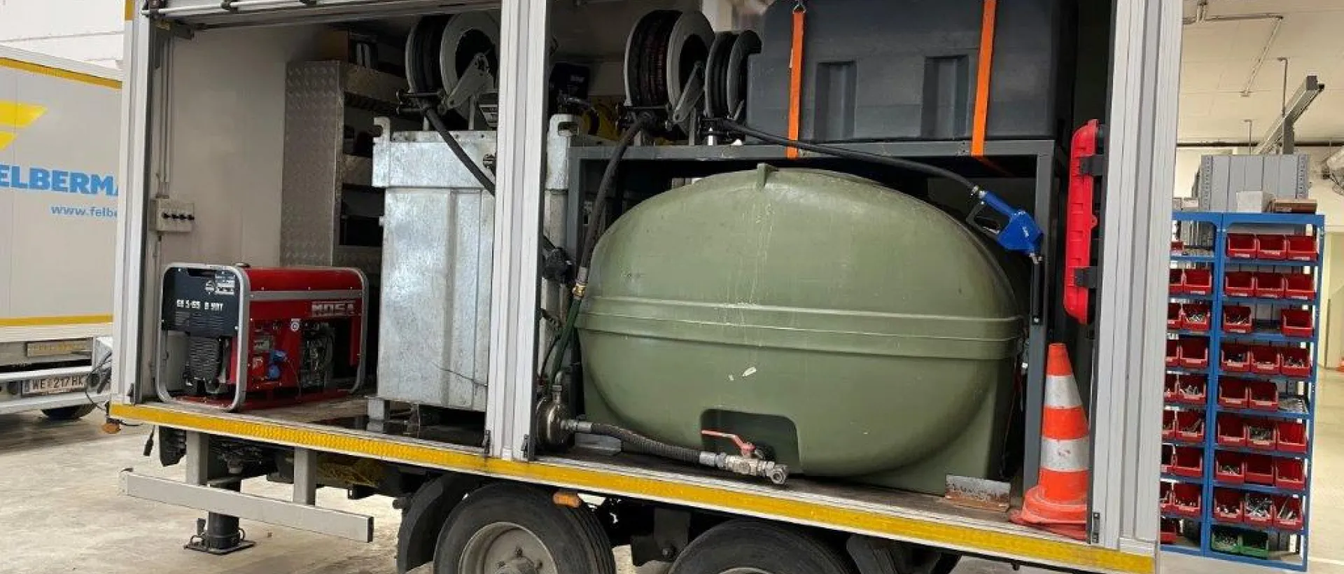 Humer_sonderbau_TandemTieflader-Kofferaufbau Kofferaufbau