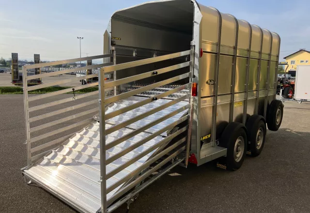 Sonderbau ifor Williams Hinten mit Treibgitter