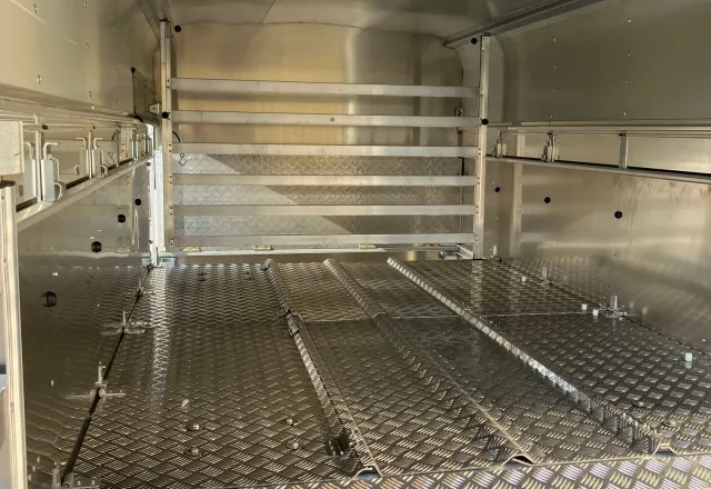 HUMER Sonderbau ifor Williams Ebene
