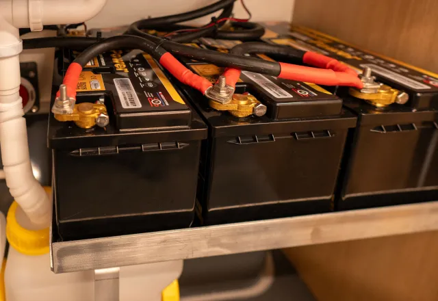 HUMER BACK-MASTER 320 Batterien