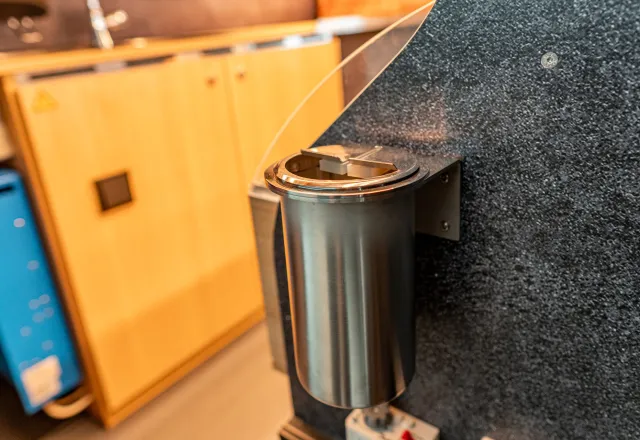 HUMER BACK-MASTER 320 Behälter