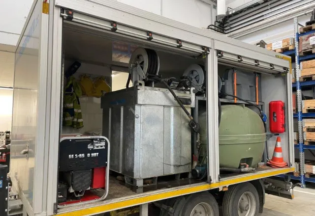 Humer_sonderbau_TandemTieflader-Kofferaufbau Innenbereich