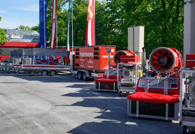 HUMER Anhänger für den Landesfeuerwehrverband