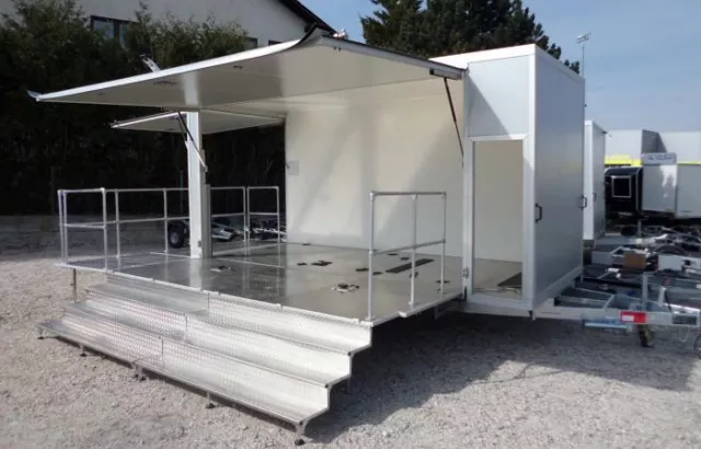 Promotionanhänger ausgeklappt vorne