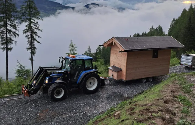 HUMER Fahrgestell mobile Hütte