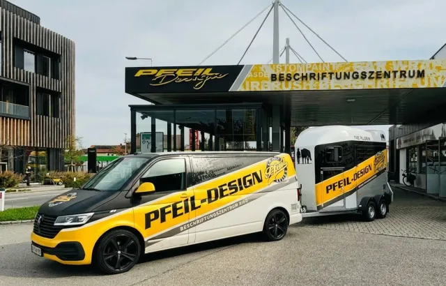 HUMER und Pfeil-Design