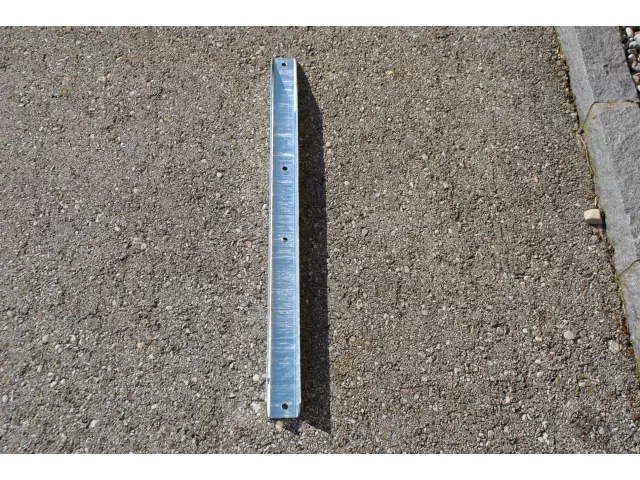 Rückwandstrebe 920 mm K-Serie montiert