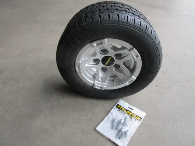 Reifen 195/55R10C Alufelge 5-Loch