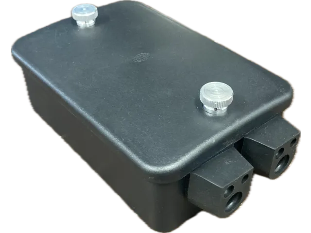 Verteilerdose 8polig m.16 Doppel-Flachsteckansch.