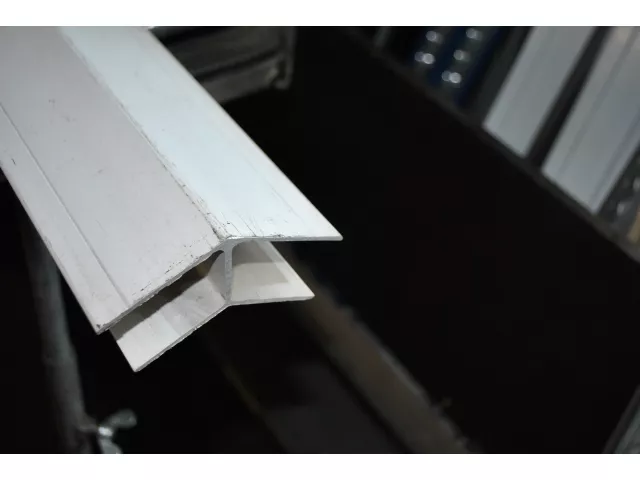 Eckprofil 45ø 30 mm weiß/gelb