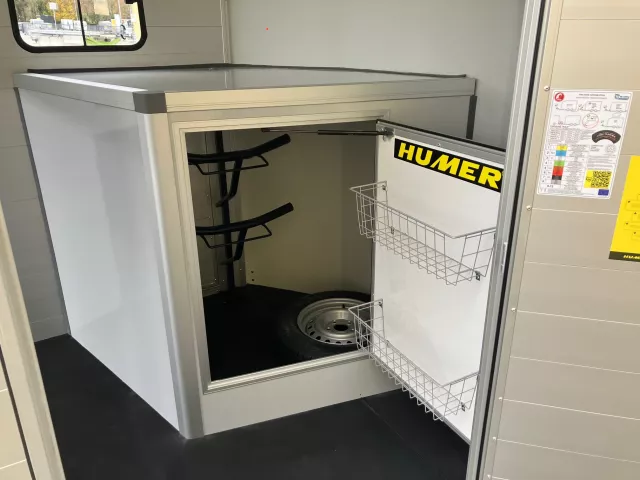 Pferdeanhänger Multimax 378x181x225 2600 kg