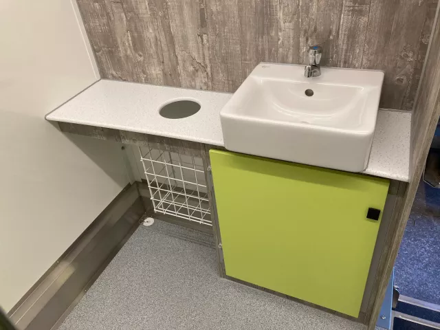 Verkaufsfahrzeuge FTT 460 Toilettenanhänger wf Komfort