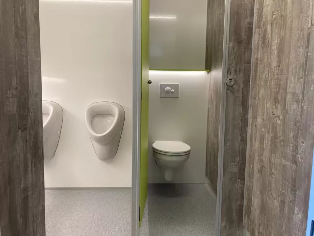 Verkaufsfahrzeuge FTT 460 Toilettenanhänger wf Komfort