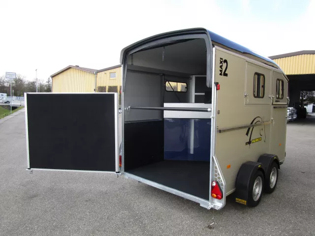 Pferdeanhänger Maxi2 378x181x225 2600 kg