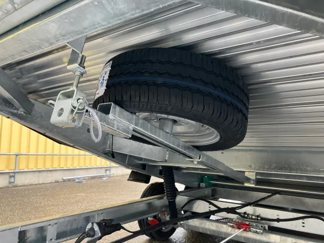 Auto/Multi-Transporter Humer Spielberg 474x209 3500 kg 13"