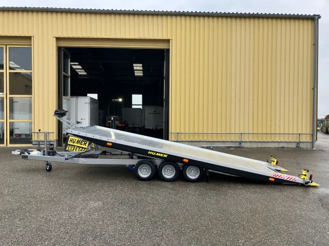 Auto/Multi-Transporter Humer Spielberg 474x209 3500 kg dreiachs 10"