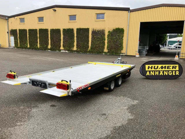 Auto/Multi-Transporter Humer Spielberg 434x209 3000 kg
