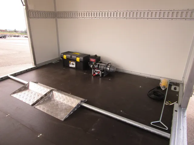Humer Formel 3 600x235x190 3500 kg