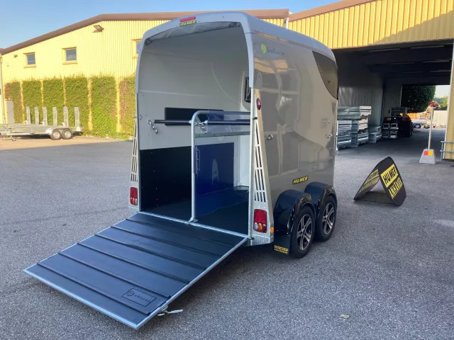 Pferdeanhänger Careliner M SK 347x170x239 2400 kg