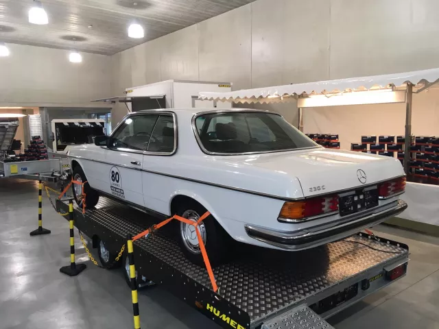 Automobil Ausstellungsfahrzeug Mercedes 230C