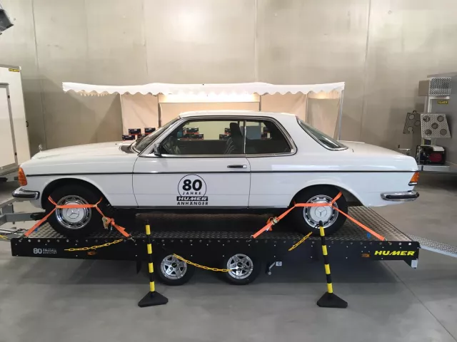 Automobil Ausstellungsfahrzeug Mercedes 230C