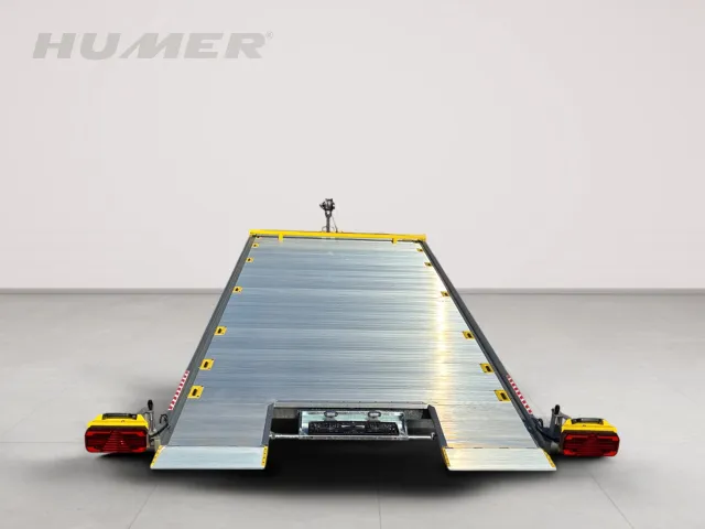 HUMER Autotransporter Spielberg