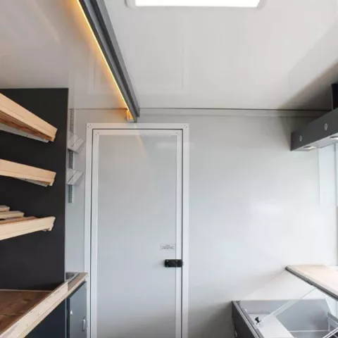 BACK-TRAILER 380 Tür