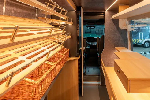 HUMER BACK-MASTER 320 Innenbereich