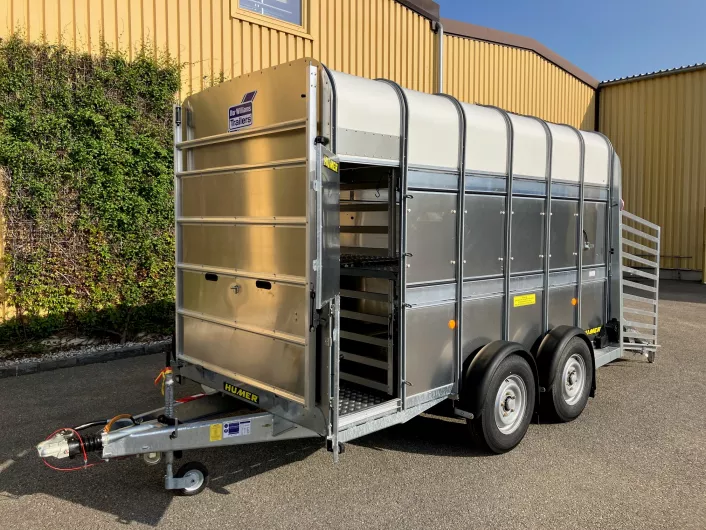 HUMER Sonderbau ifor Williams aussen vorne