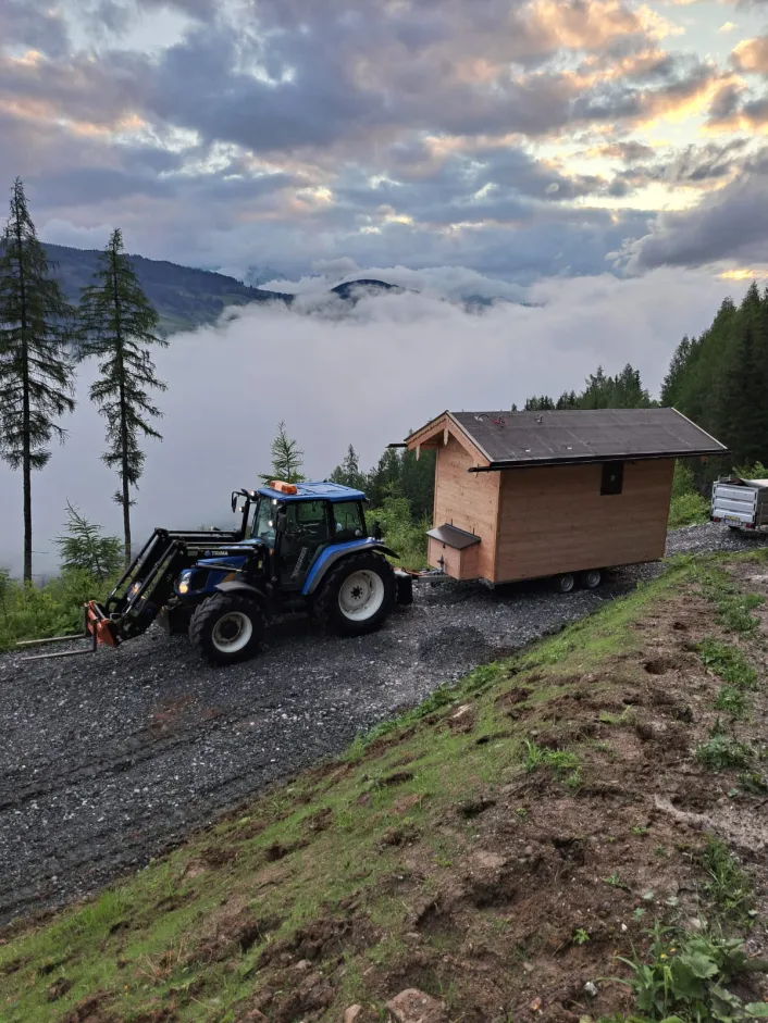 HUMER Fahrgestell mobile Hütte